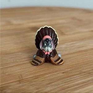 ❄️5/$20 Disney Series 7 Holiday Mini Figure - Thanksgiving Eeyore as a Turkey